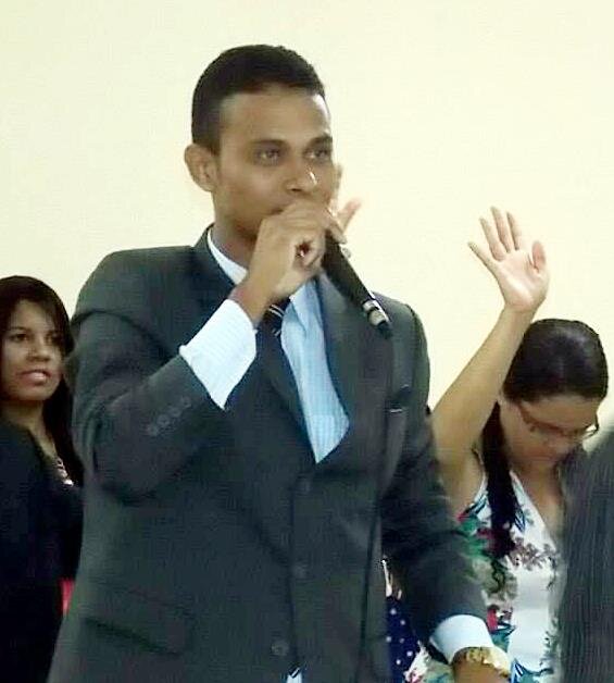 Amoo Jesus Cristo, Coloco toda a minha Vida a Dispor da obra de Deus.
Já Não Vivo + Eu + Cristo Vive em Mim.