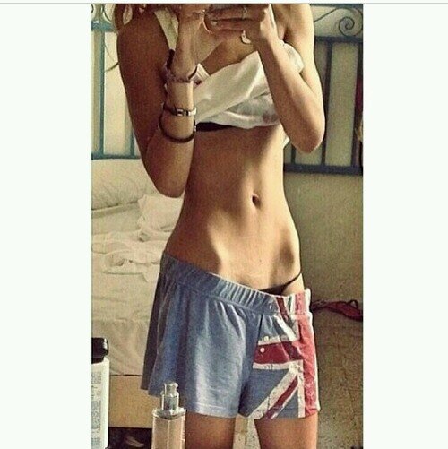 Anorexic thoughts, suffering from EDNOS, 18, smoking, inked
