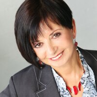 Linda Arnold - @LindaArnold15 Twitter Profile Photo