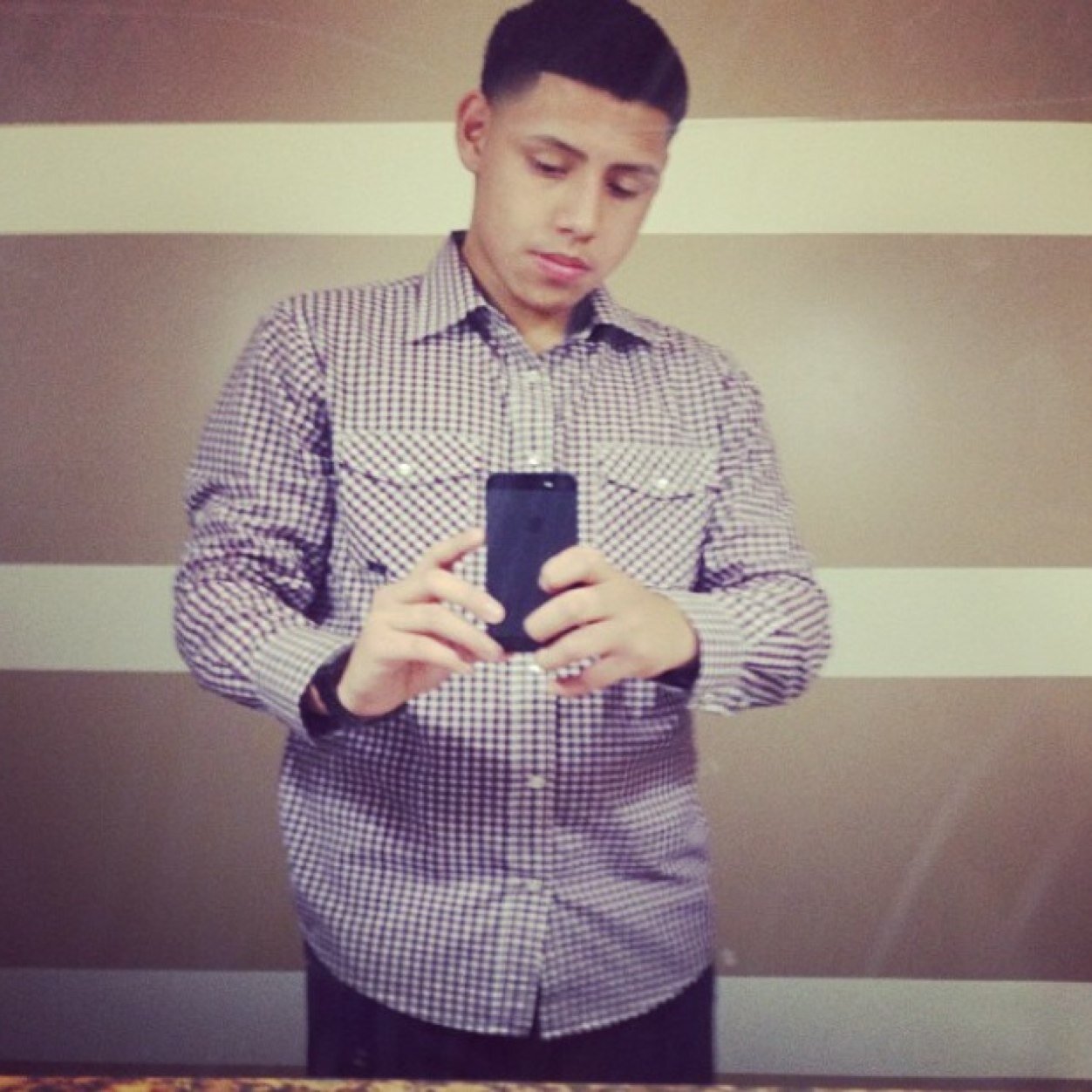 Im 17years old  
I go to Y.o.u 
I like playing sports and working out
Follow me and i follow your ugly ass