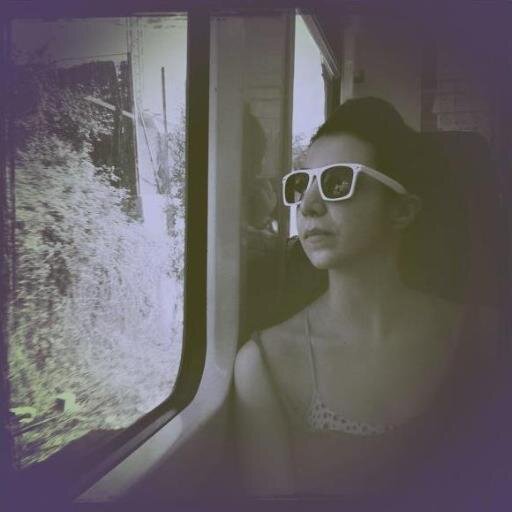 A Colombian Marketer, Creative Director, & Fashion Stylist, & pasionate about them all.