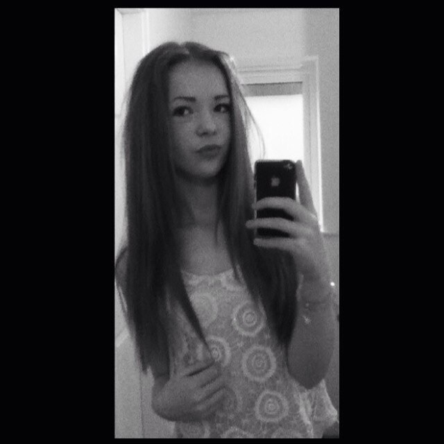 Instagram: @holliefitzgerald