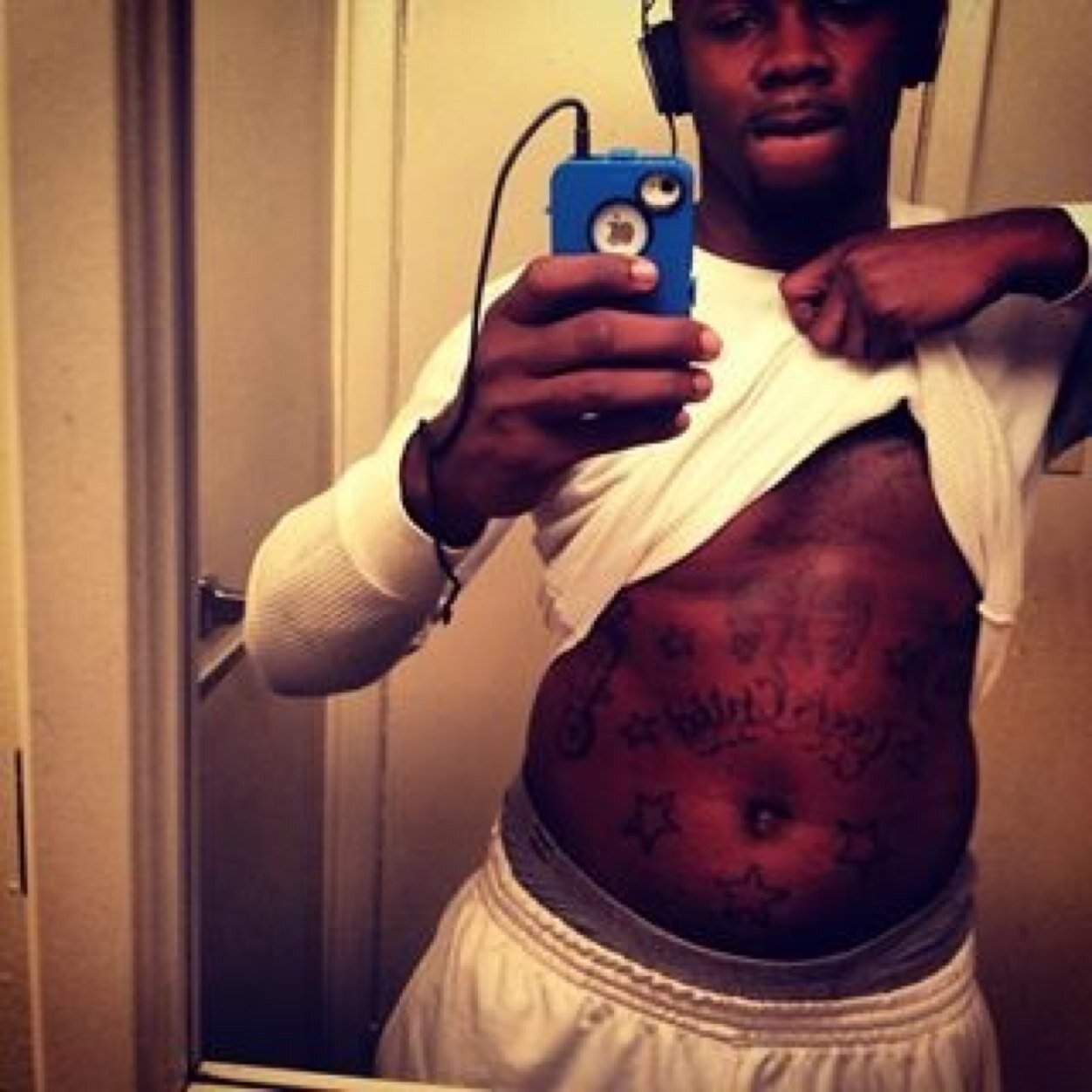 FUCK WITH ACE BOOGIE (GMB) I FUCKS WITH ERRYBODY , NO FILTER !