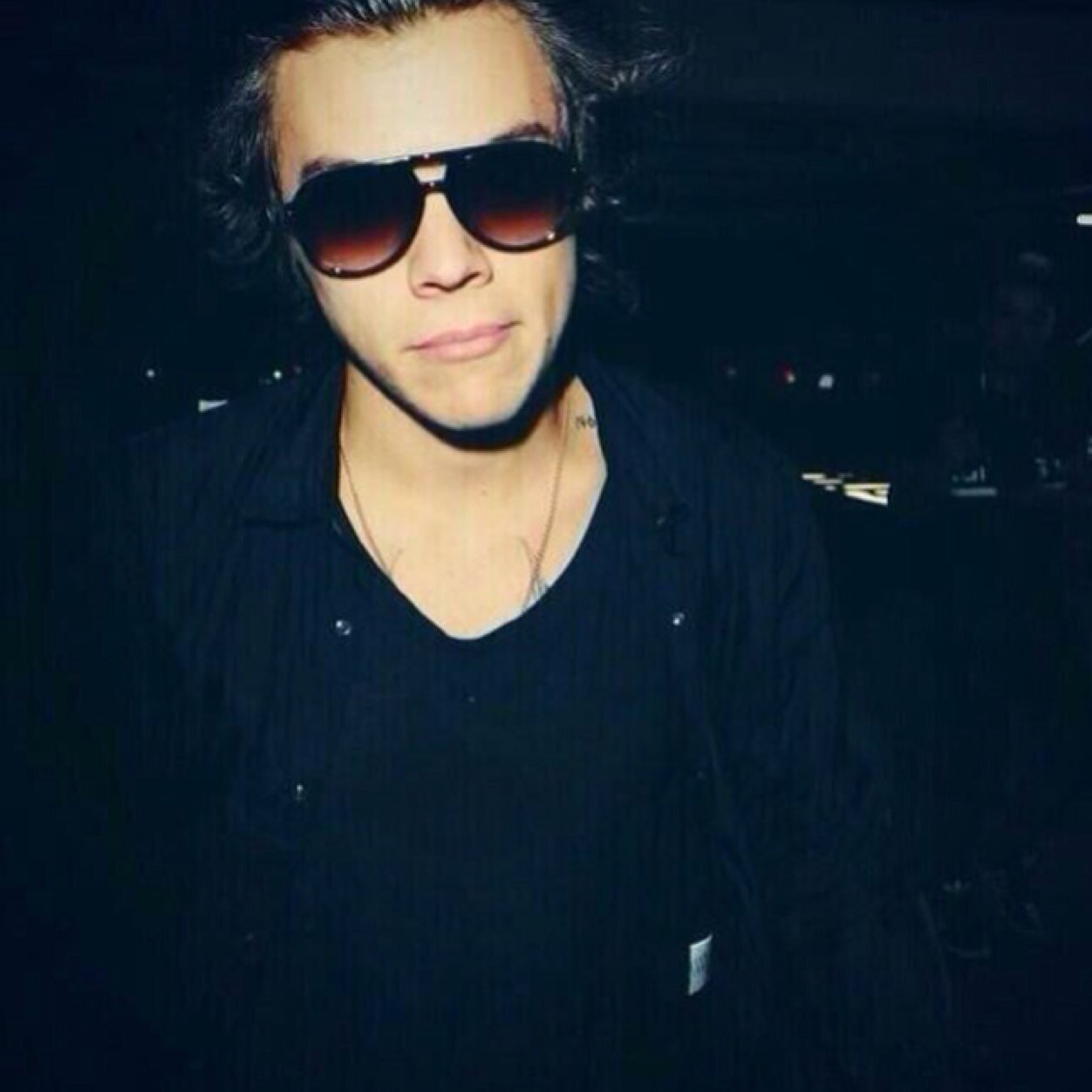 Follow @sassafraszouis please x