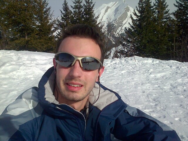 QMLO13's profile picture. Fan de foot et de Jeux Vidéos #TeamOL #TeamEAG #TeamPoissons S'exprime à grands coups de RT