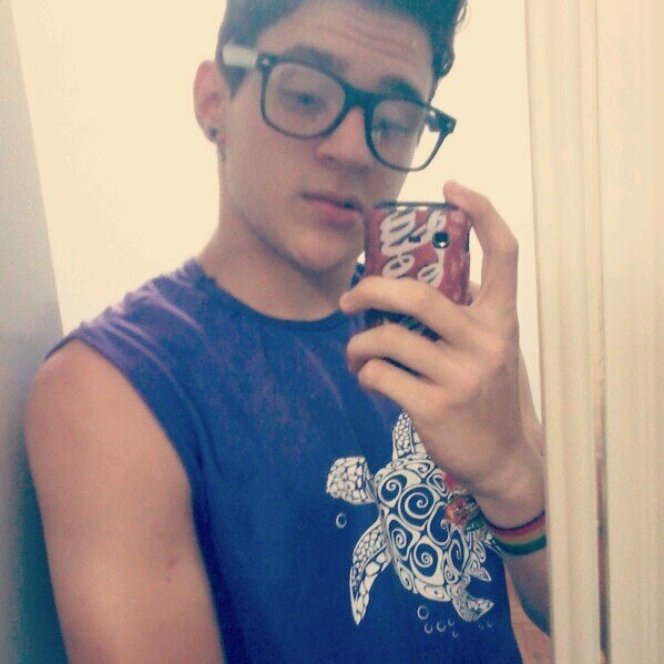 soou o único Gaúcho que não curte chimarrão? '-'