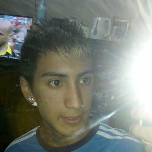 EN LAS NOCHES ME SIENTO A MIRAR LAS ESTRELLAS RE CORDANDO ESA HERMOSA EPOCA  EN LA QUE TU Y YO ERAMOS MAS QUE AMIGOS...