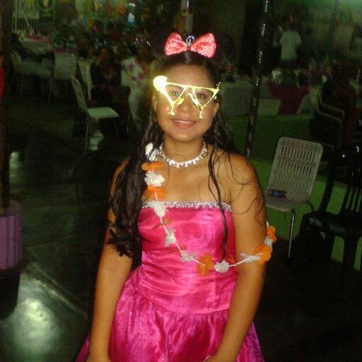 Asly_Yurle's profile picture. Fuman marihuana y ya se creen Bob Marley