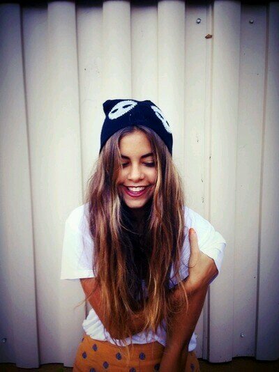 soy una chica que disfruta de la vida a lo #LWWY, soy #DIRECTIONER #MIXER me encanta conocer gente nueva asi que #followme. admi: @Tu_Famosa & @BajoLaMismaStar