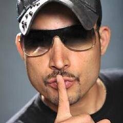 Apoyando al cantante mas hermoso, sencillo y talentoso que existe en el universo!!!!!