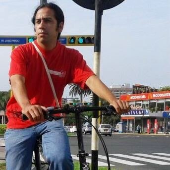 Cicloactivista, cofundador del colectivo Cicloaxion en 2007, cofundador de La Bicicletería