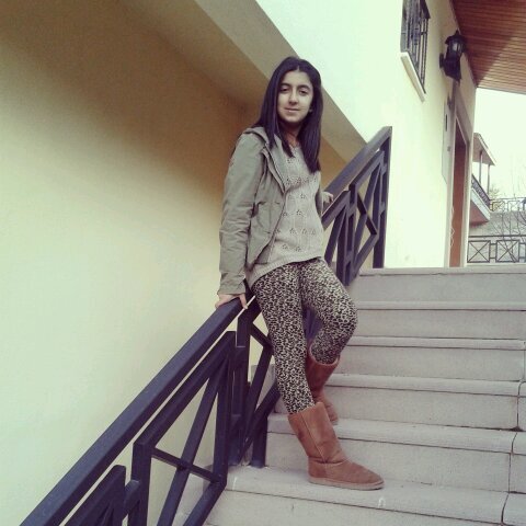 YamurBran's profile picture. Hayvan sever,arkadaşlarına değer verir....