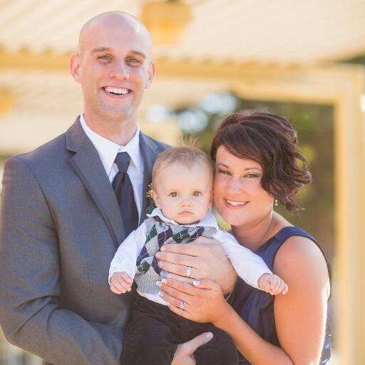 Chiropractic Assistant @ShawFamilyChiropractic, Loves to shop, be with my beautiful son and wonderful husband, and loves to play recreational volleyball!