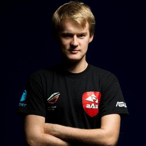 Former SC2 Player
Former @IngenieursECE 
IT Consultant