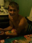 занимаюсь промышленым альпинизмом.люблю музыку. хорошо поесть.и конечно же хорошо погулять