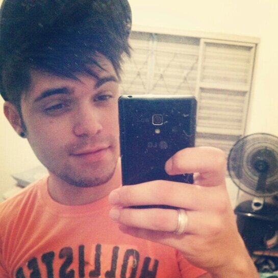 itsgunovaes's profile picture. #Violão, Blogueiro Psicodélico(haha) #iloveJesus Ha... e Eu não tenho 2 Empregos #Ficaadica(HAHAH'):D Follow me & descubra mais #UmJovemComPropósito :D