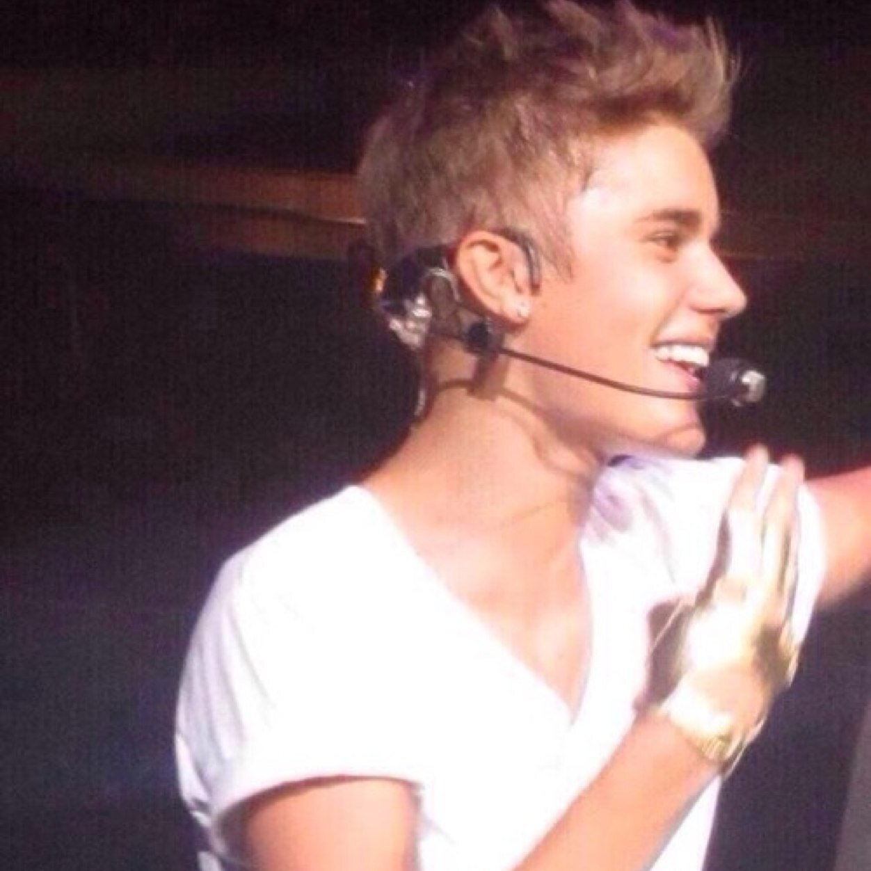 Justin Bieber was 0,5 m away from me and I saw his Believe tour 23/4-2013. It is the happiest day of my life