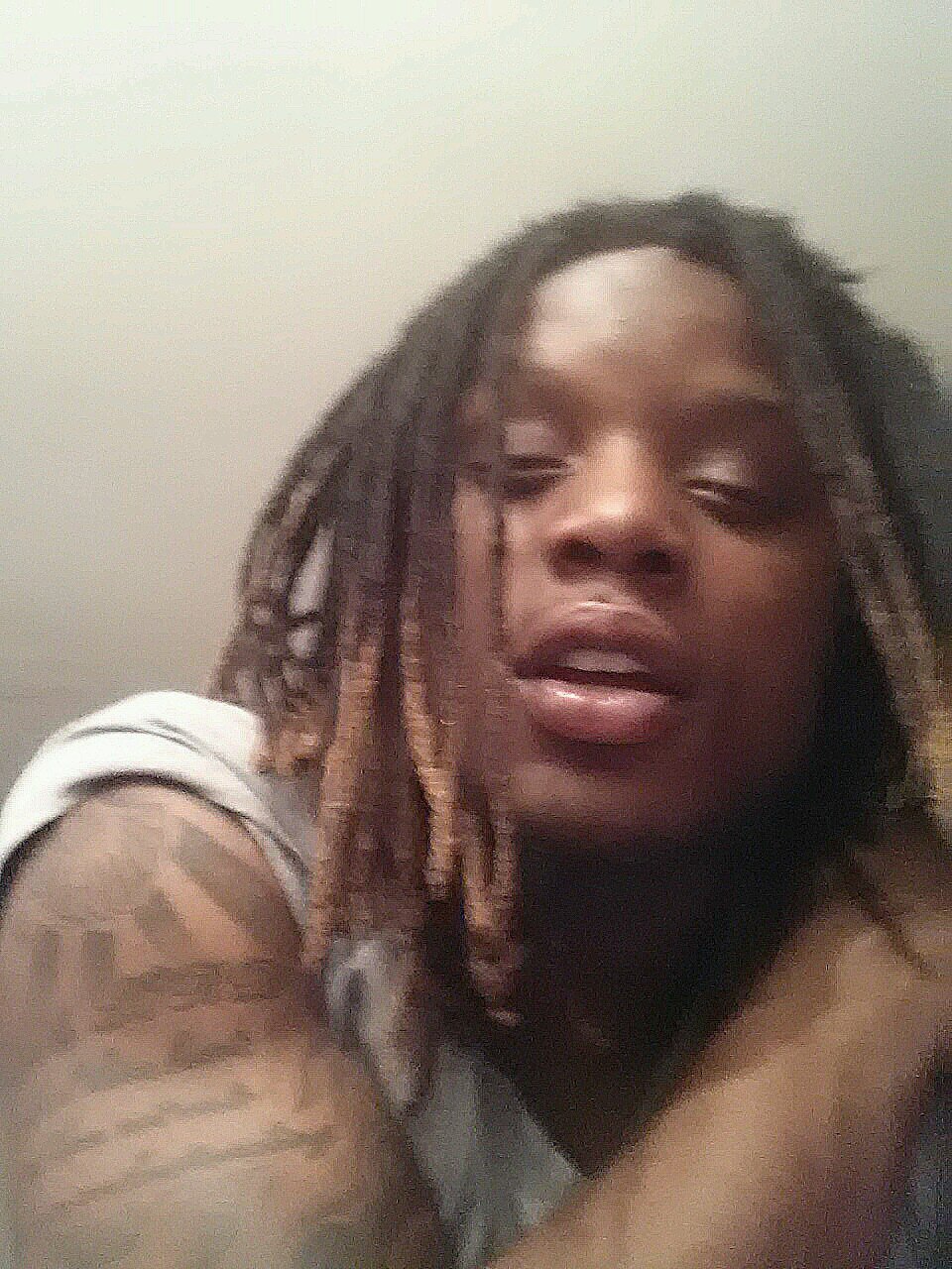 cant lose sleep bout these bitxhes cas they come and go--