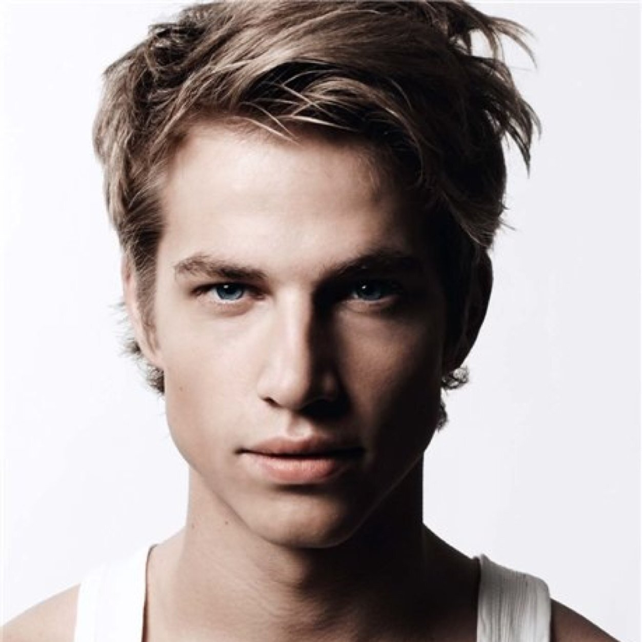 Ian Ximeno. Angel. 25. Father of @WesXimenoMason. Carpenter, musician, architect.