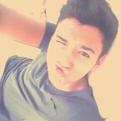 Oi! Eu sou Gabriel ... Meu hobby é a música (eu canto e toco a bateria) Siga-me e eu te sigo! :)  #Boydirectioner,#Boylieber,#Boylovatic...#TaAfim