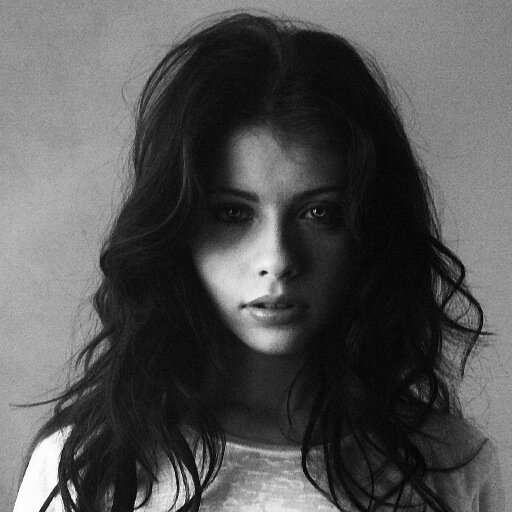 My name is Leila Grimes. My dad is Rick Grimes, my brother is Carl Grimes, and my sister is @Judithgrimez. I'm 16, and #Single.