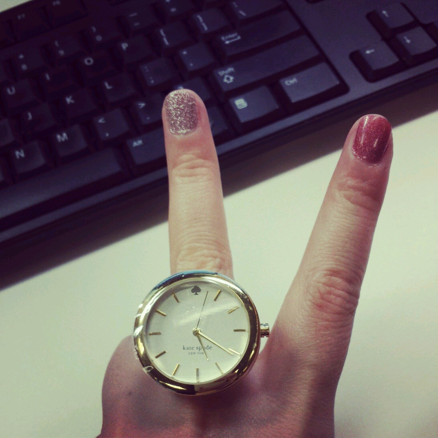 alessesays's profile picture. Here, have a cookie.