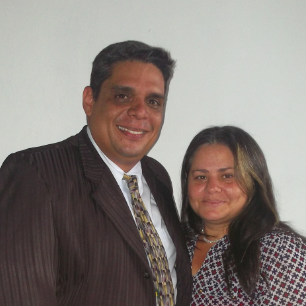 Adoramos al Padre al Hijo y al Espíritu Santo. Y les dijo: Id por todo el mundo y predicad el Evangelio a toda criatura. Mt16:15