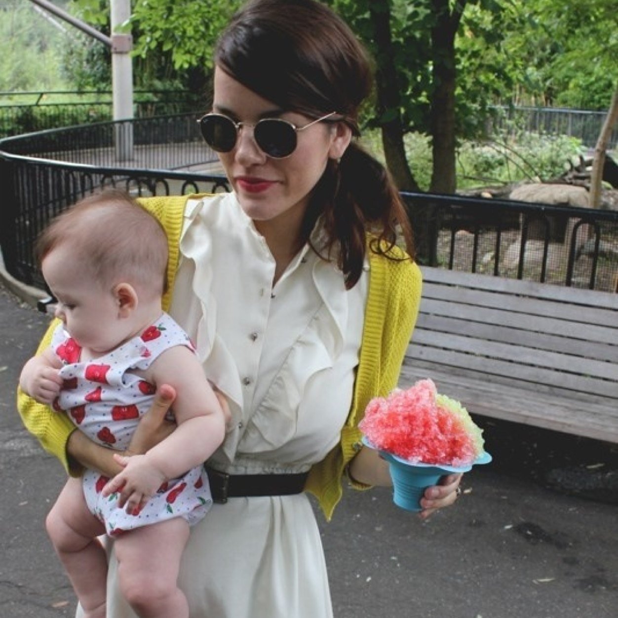 Making motherhood glamourous one tweet at a time. Follow us on Instagram: Milf_Problemss