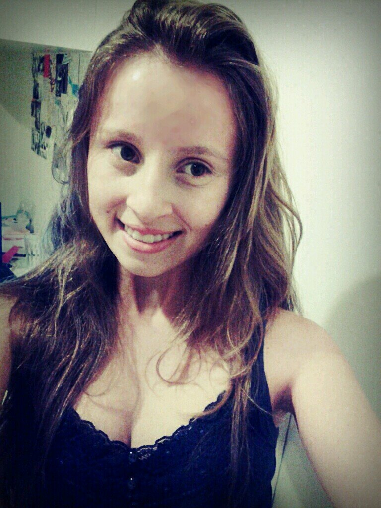Antes de tentar mudar o mundo tente mudar seu modo de vê-lo, sorria mais, viva mais, dê valor à tudo que você tem.