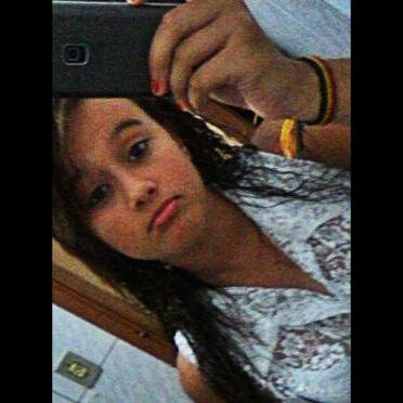 Sou como você me vê.
Posso ser leve como uma brisa ou forte como uma ventania,
Depende de quando e como você me vê passar.