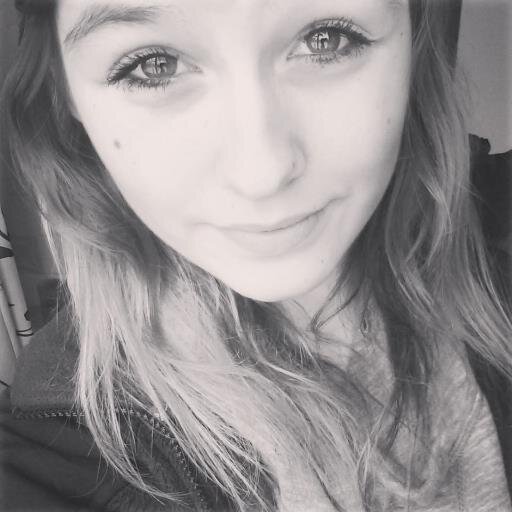 Follow me and I'll follow back :) I'm Tessa  I'm 16 and I love listening to music /Im forever alone/