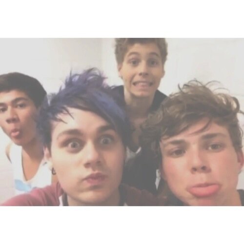 dorkymalum's profile picture. we're practically female 5sos || dont unfollow tweet for follow back(: