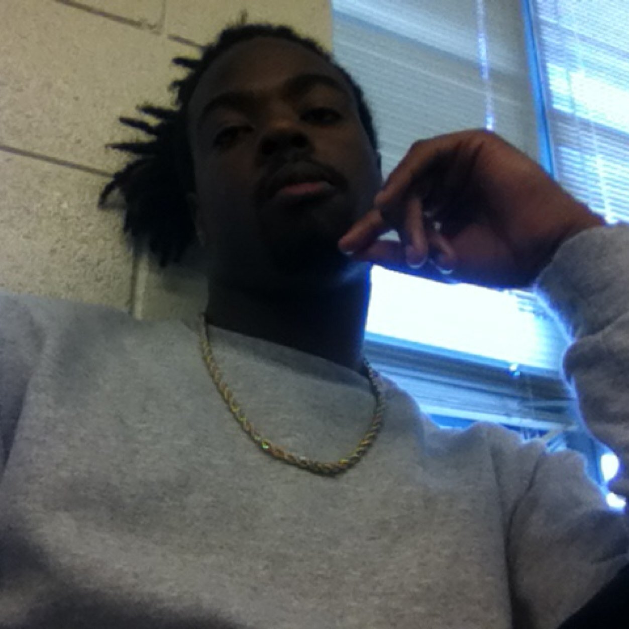 (Shyrich is who i love she means the most )getn $$$$$$$ is apart of life :/ !!!!!! I DONT DANCE I jus PULL UP MY PANCE AN LEAN BAK 2 x