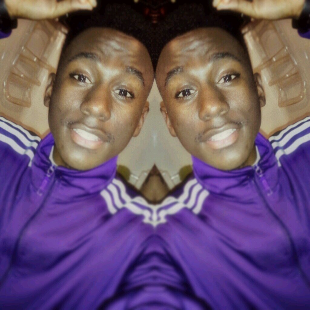 Youu Niggaz Smiling In My Face... You Ain't My Roundd {I NEED MORE FOLLOWERS} FOLLOW ME ^_^
