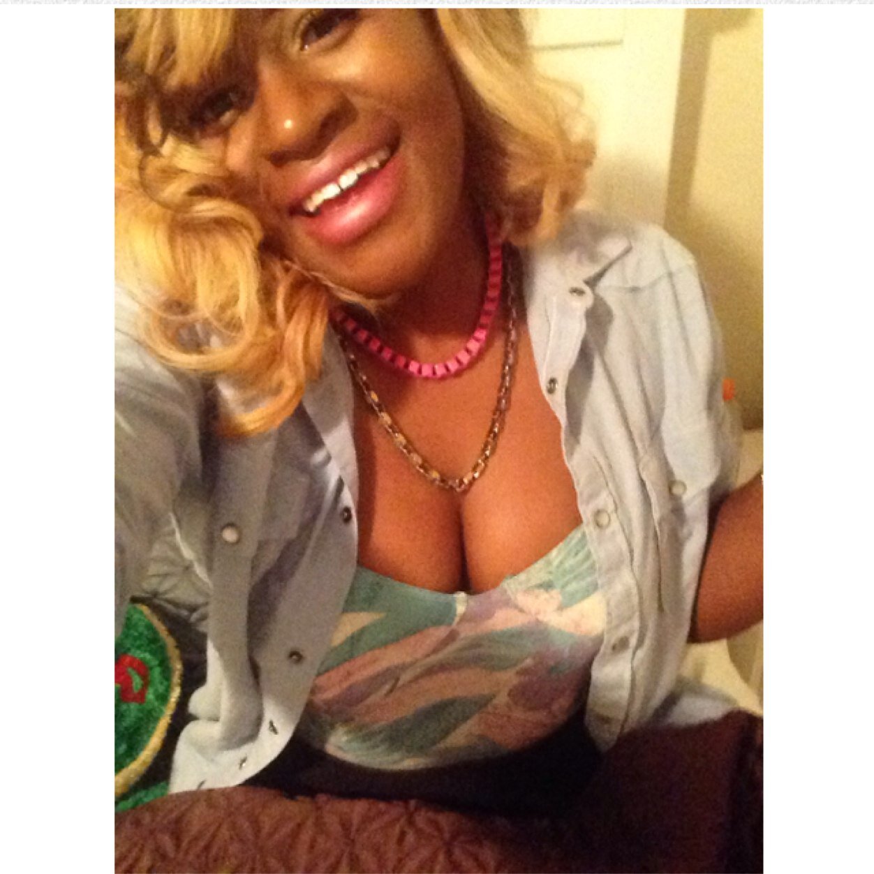 _MoniBlondie's profile picture. 