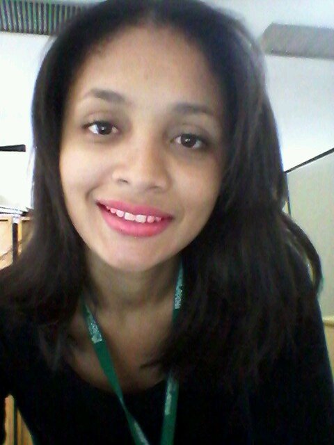 Serva do Senhor Jesus de todo o coração. Família meu alicerce. Futura Arquiteta! Amo meus amigos. Amo minha Igreja. Amo música ♥