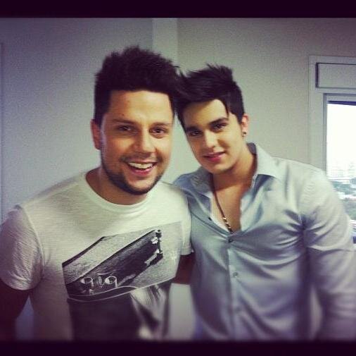 @LuanSantana @oThiagoServo Dona:@PaulaLindaFerna