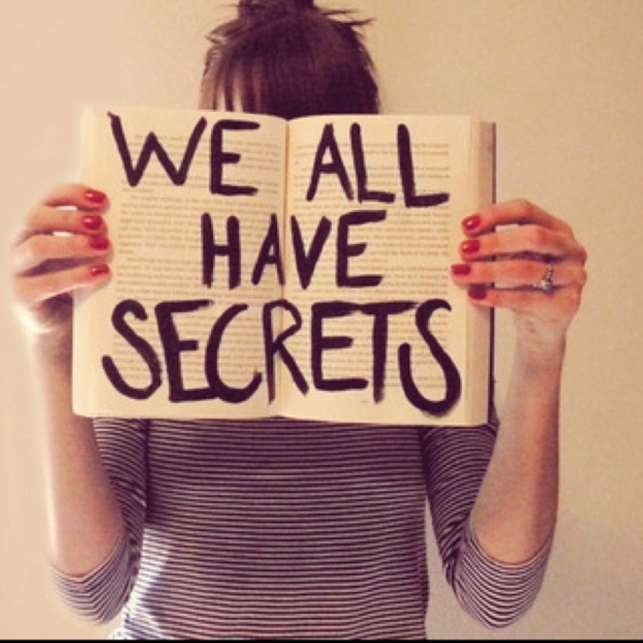 Private confessions! We all have secrets message me your confession to be featured on my twitter