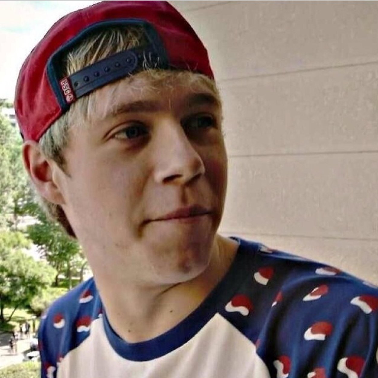 _hipthrust's profile picture. Having a Rough day? Place your hand over your heart...Feel that? Thats called purpose, Your alive for a reason, NEVER GIVE UP -niall horan