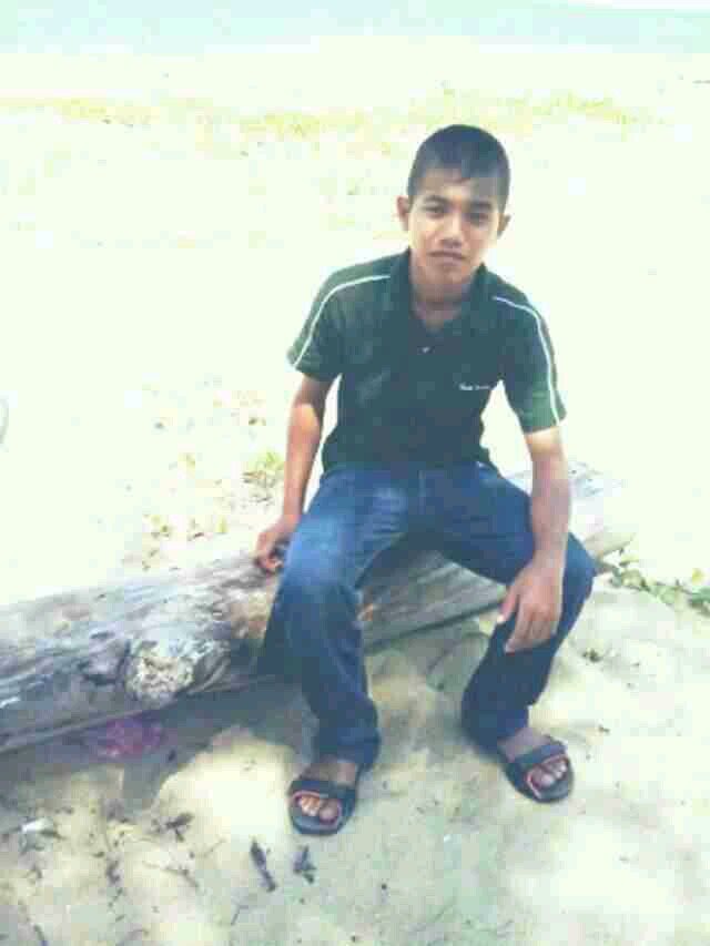 Assalamualaikum , just call me myrol/ kimi . glad to know you. ツ
 ·instagram = budopkecikk .wechat = myrolkimie .facebook = Amirul Hakimi