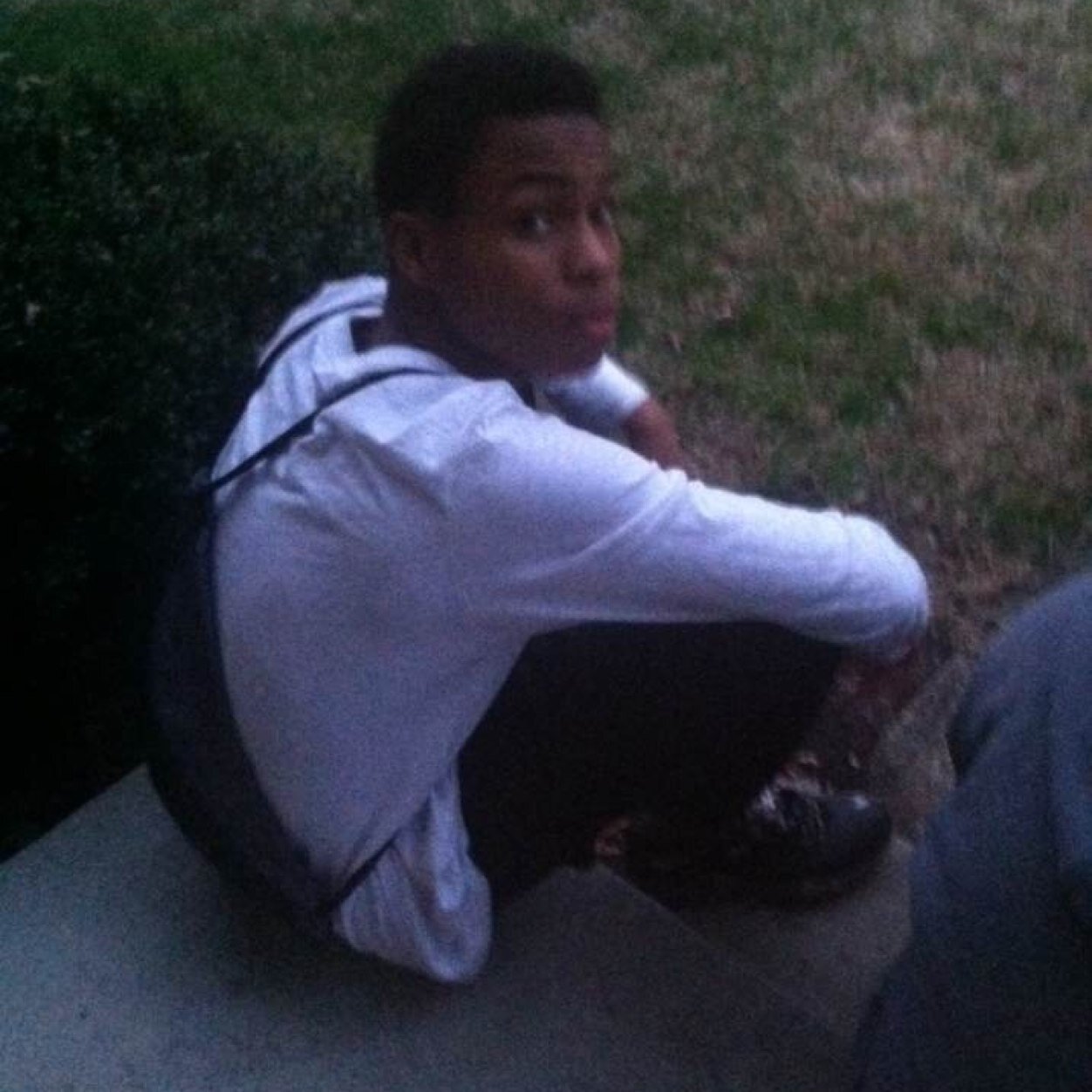 New twitter you should know that imma a real nigga from the start so follow me and ill follow you