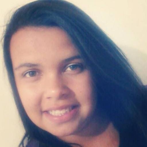 “Valorize quem te ama, esses sim merecem seu respeito. Quanto ao resto, bom… ninguém nunca precisou de restos para ser feliz.”
