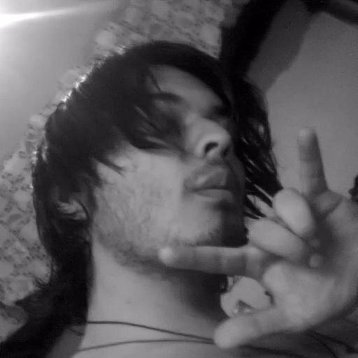 bajista en bola 10, apacionado al rock alternativo e indi