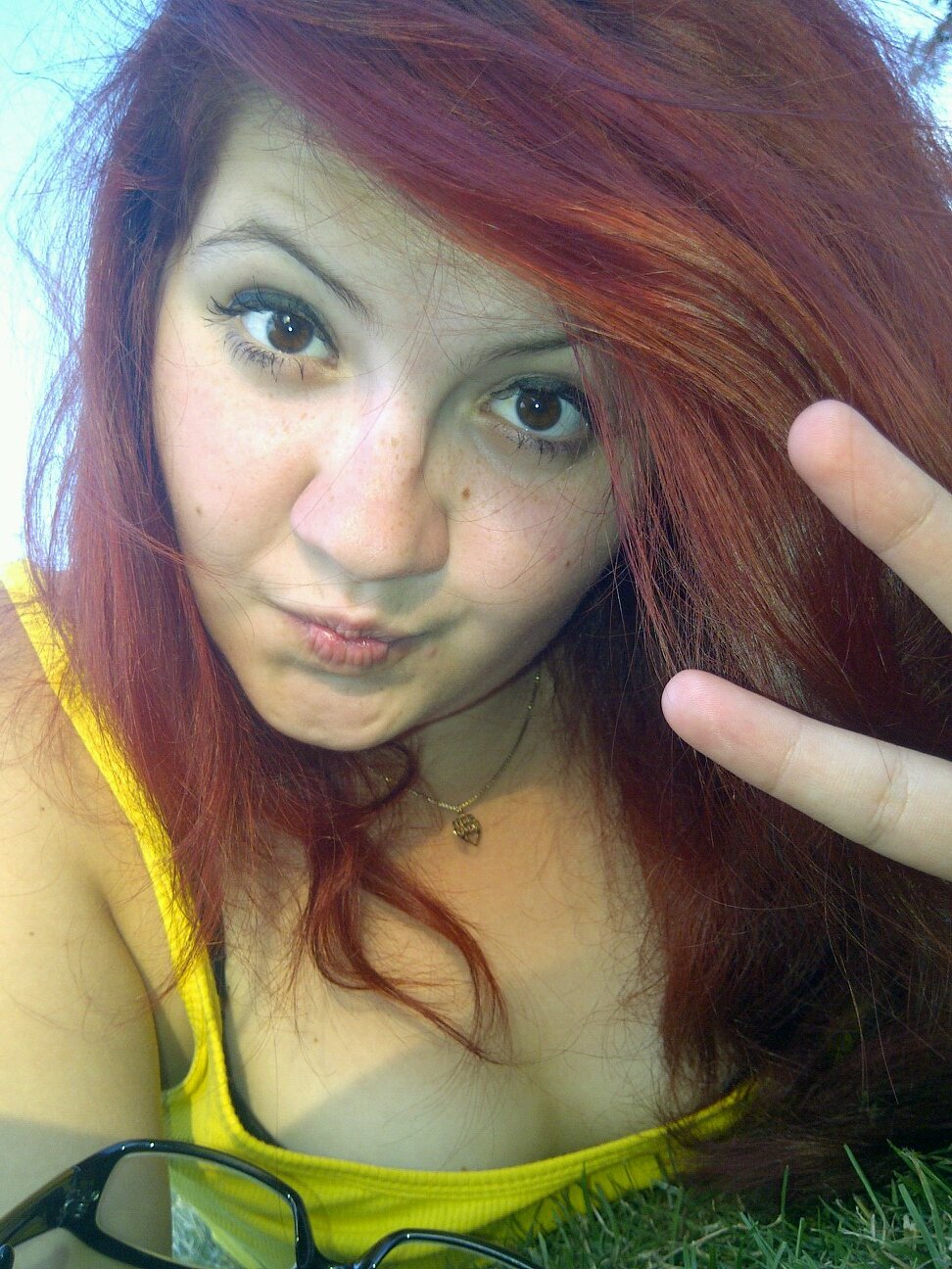 I believe in Peace and Karma ☮  Music is my escape from the world.