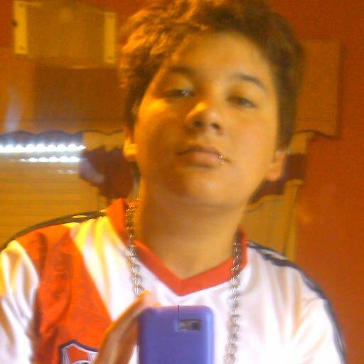 lucasestopa's profile picture. - Tu la amas? - Descubrí que puedo amarla aún más.