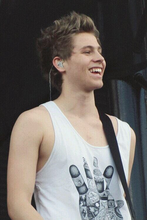 Pretty's just a pretty word, don't like me think I give a fuck? #5SOSFAM