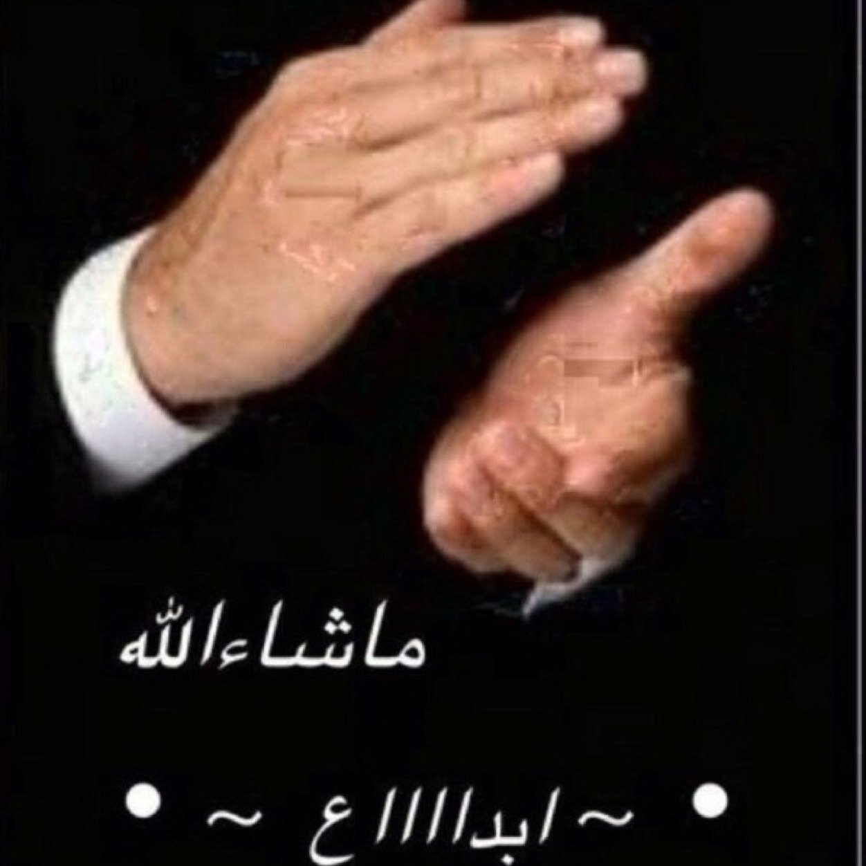 رَجُل مُبعثر..هُنا أبوح بـ مشاعري و كل ما يُكتب.. بهذيانِ قلمي ..لا أقتبس ولا تَسرِقني..مُلاحظة : بعد الثانية عشر من مُنتصف الليل قلمي مرفوعٌ عنهُ العتب..