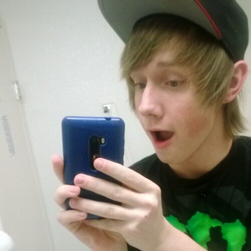 TimmyWarden_'s profile picture. Long boarding|Snowboarding|Engines|Cursing|Single|18|League of legends|Smile, life is to short to be mad|