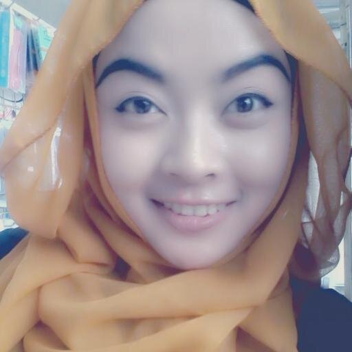 aku adalah anak Indonesia. ♡ tanah airku, tanah kelahiranku, bumi pertiwiku, INDONESIA :D . And ♡ mamah papah, ♡  my man @Gilangcreetyzz, nd ♡ ara (˘⌣˘)ε˘`)
