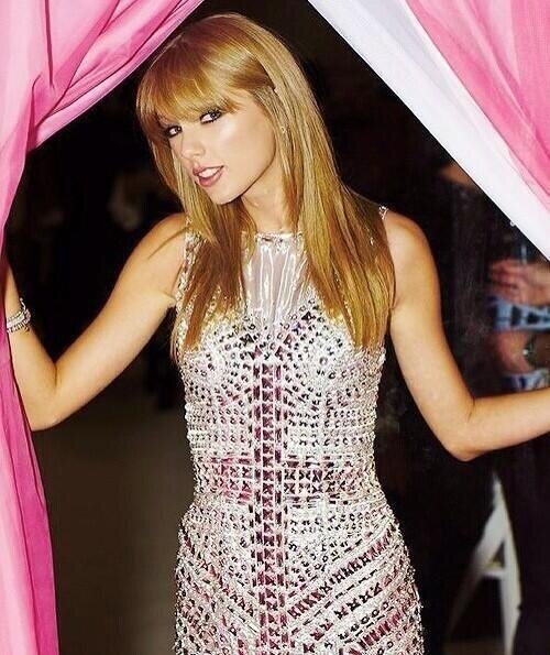 this is a free follow, pretty please follow back @swiftymuffin @swiftymuffin